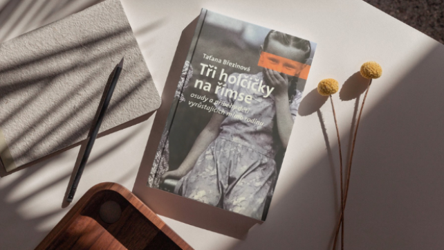 Tip na knihu: Tři holčičky na římse